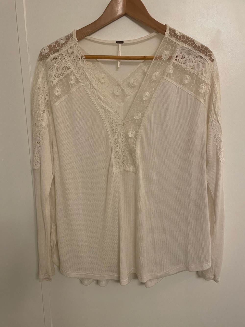 Free People Lola Lace-Trim V-Neck Long Sleeve Top Angel Food Ivory Cream M boho - Picture 2 of 9